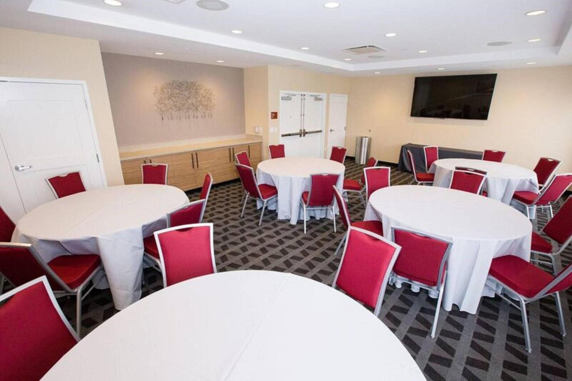 Towneplace Suites By Marriott Pittsburgh Harmarville Extérieur photo